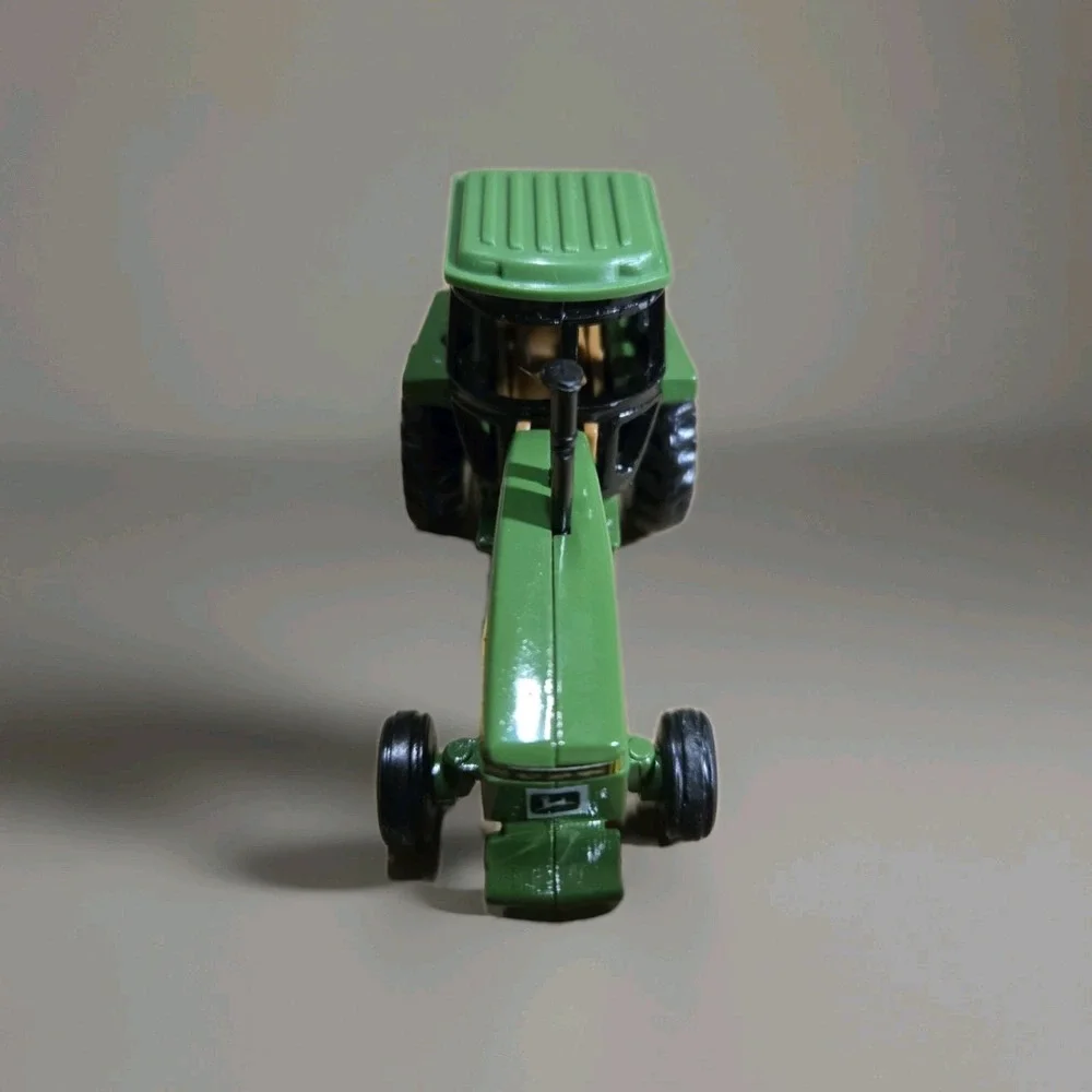 3 Ertl‎ John Deere Tractors Diecast 1/64 Scale 5571 7800 8870